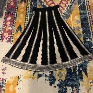 SHEIN Black & White Geo Knit Flared Skirt • Size M
